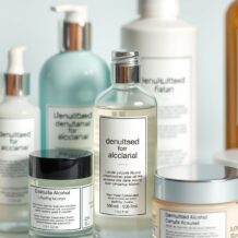 Alcohol denat w kosmetykach: jak działa i jak bezpiecznie włączyć do rutyny